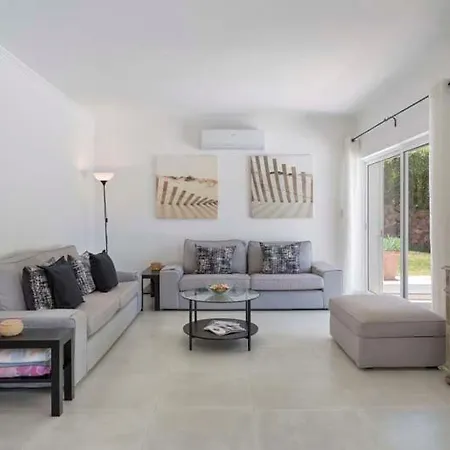 Sleeps 6 Pool Air Con T480238 Villa *